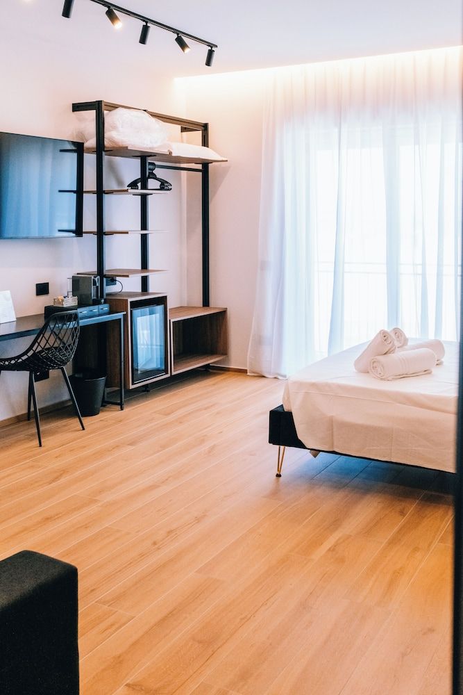 LumiaRooms Luxury Double Room, Partial Sea View 4