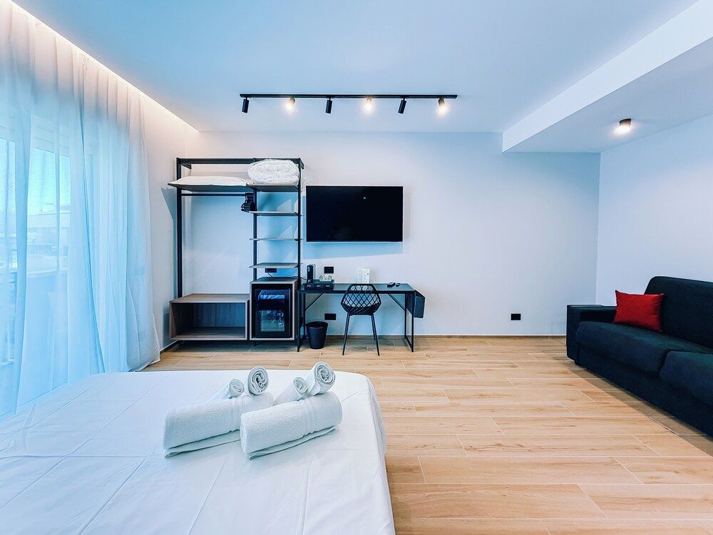 LumiaRooms Luxury Double Room, Partial Sea View 10