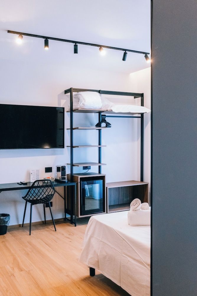 LumiaRooms Superior Double Room, Partial Sea View 10