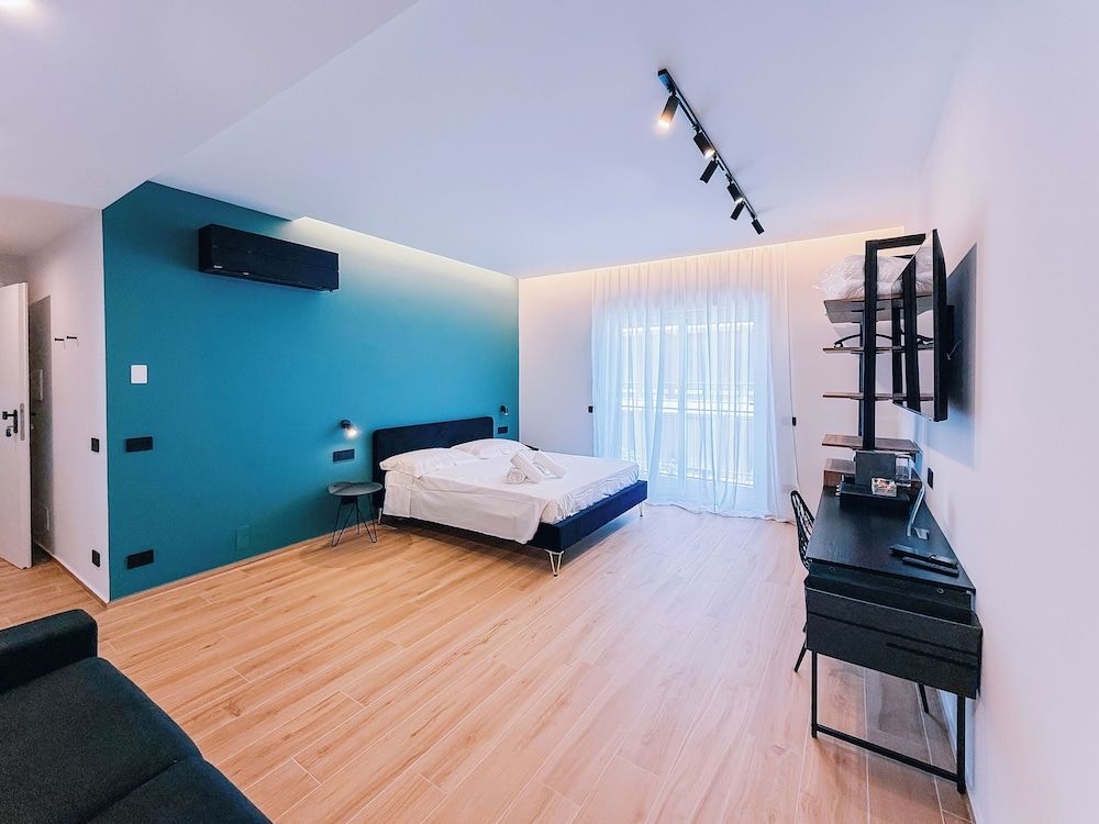 LumiaRooms Luxury Double Room, Partial Sea View 2