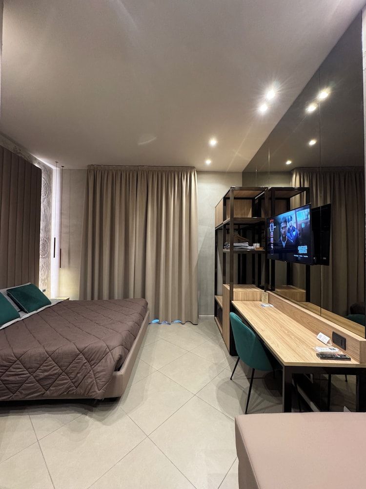 Tropicana room Deluxe Triple Room, Balcony, City View