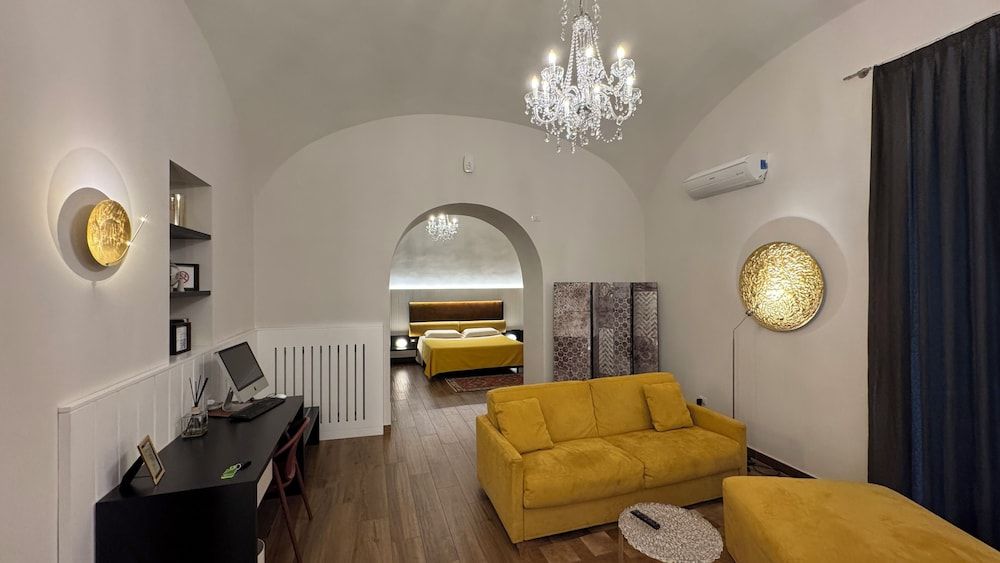 Tropicana room Deluxe Suite, Balcony, City View 4