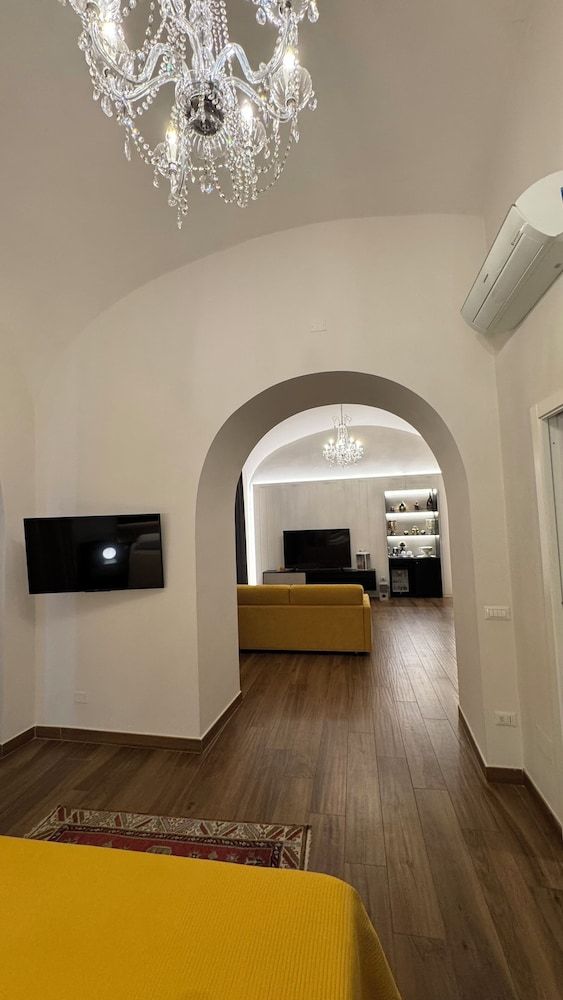 Tropicana room Deluxe Suite, Balcony, City View 3