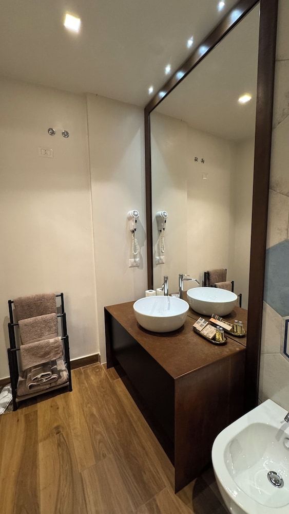 Tropicana room Deluxe Suite, Balcony, City View 8