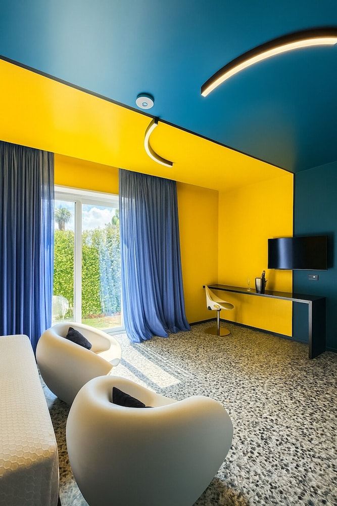 Nola Boutique Hotel Comfort Room, Courtyard View 10