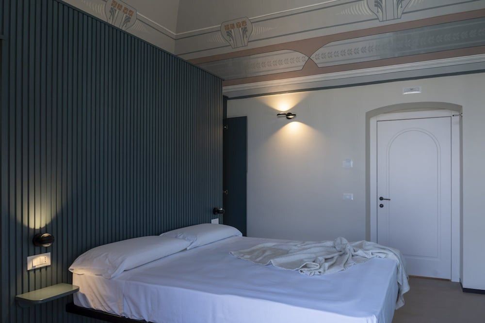 casale della vittoria Deluxe Double or Twin Room, 4 Bedrooms, Balcony, Courtyard View 12
