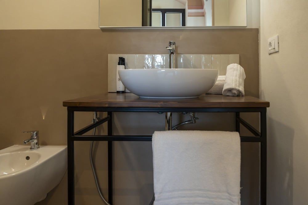 casale della vittoria Deluxe Double or Twin Room, 4 Bedrooms, Balcony, Courtyard View 16