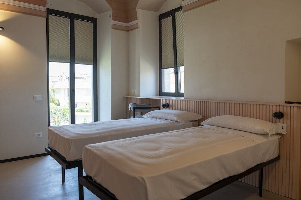 casale della vittoria Deluxe Double or Twin Room, 4 Bedrooms, Balcony, Courtyard View 4