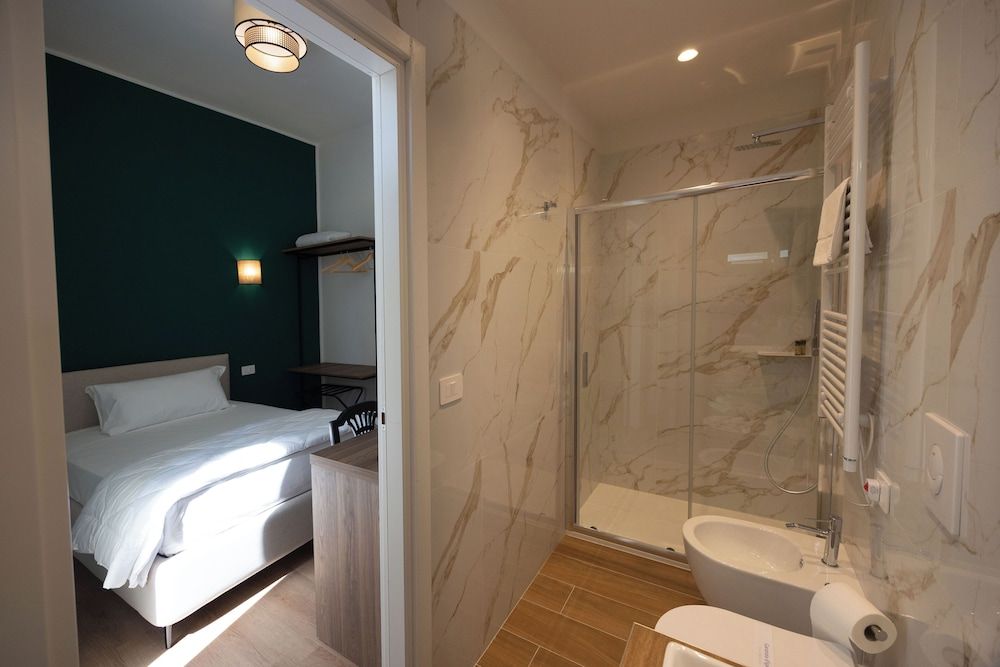 EXTRA B&B Double Room Single Use 3