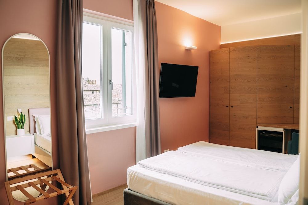 Borgo di Lazise Superior Double Room, Lake View 4