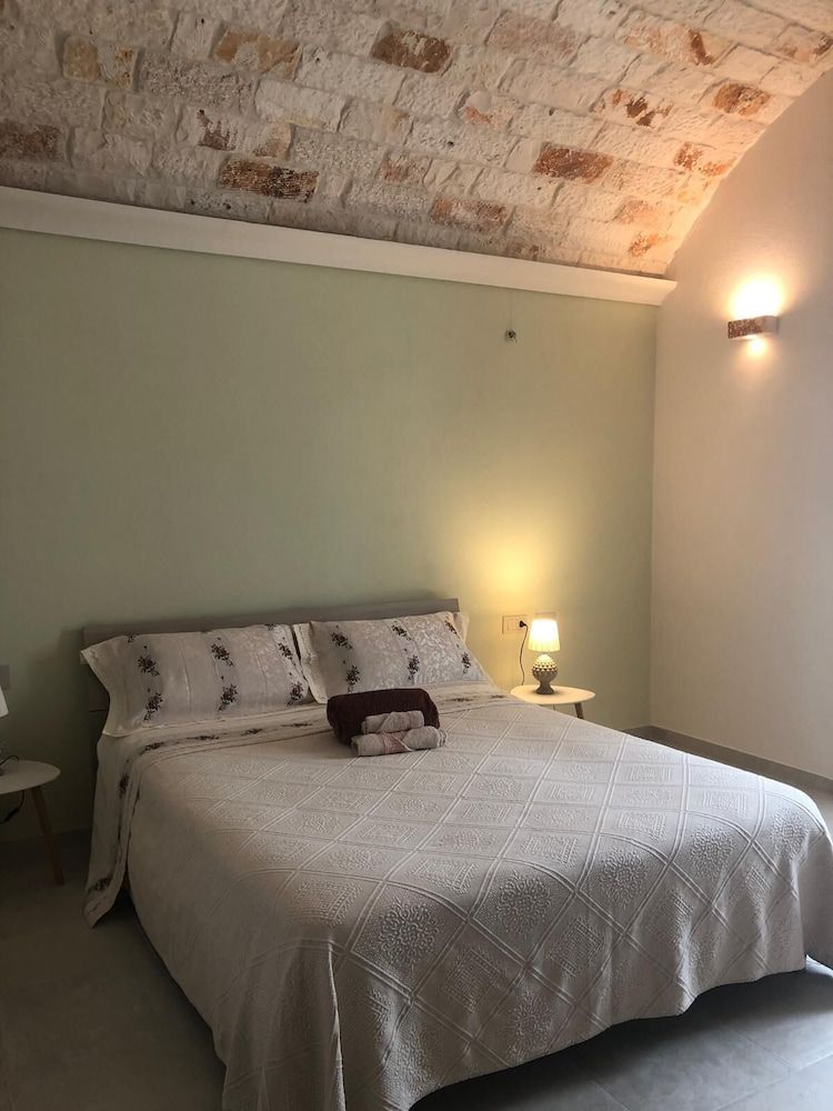 Villa Itriò Comfort Triple Room, Pool View 14