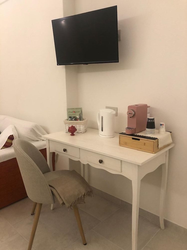 Villa Itriò Comfort Triple Room, Pool View 17