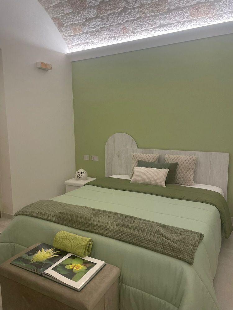 Villa Itriò Superior Room, Pool View 14