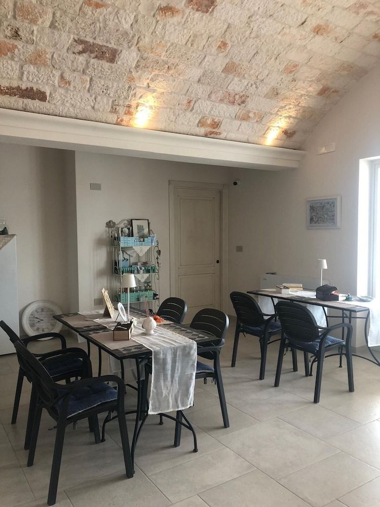 Villa Itriò Comfort Triple Room, Pool View 21