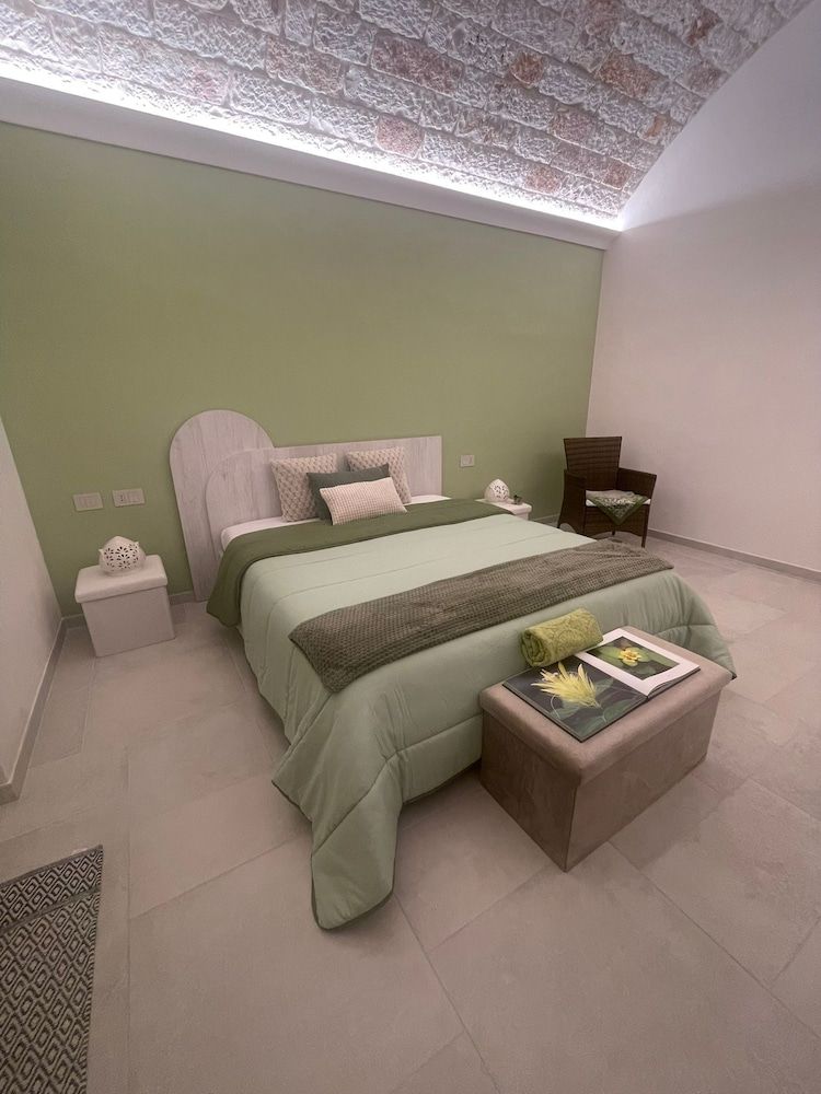 Villa Itriò Superior Room, Pool View 10