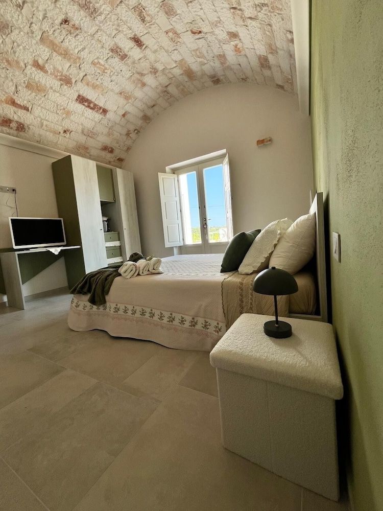 Villa Itriò Superior Room, Pool View 3