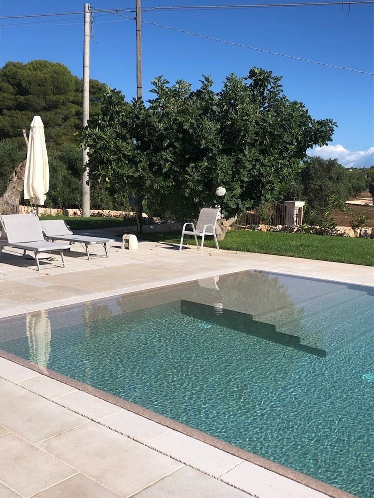 Villa Itriò Comfort Triple Room, Pool View 9