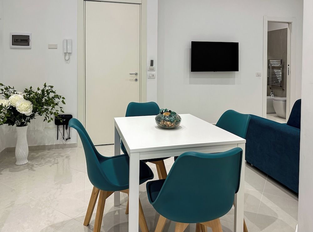 LA PERLA AZZURRA Deluxe Apartment 6