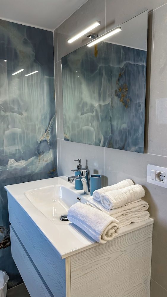 LA PERLA AZZURRA Apartment, Marina View 12