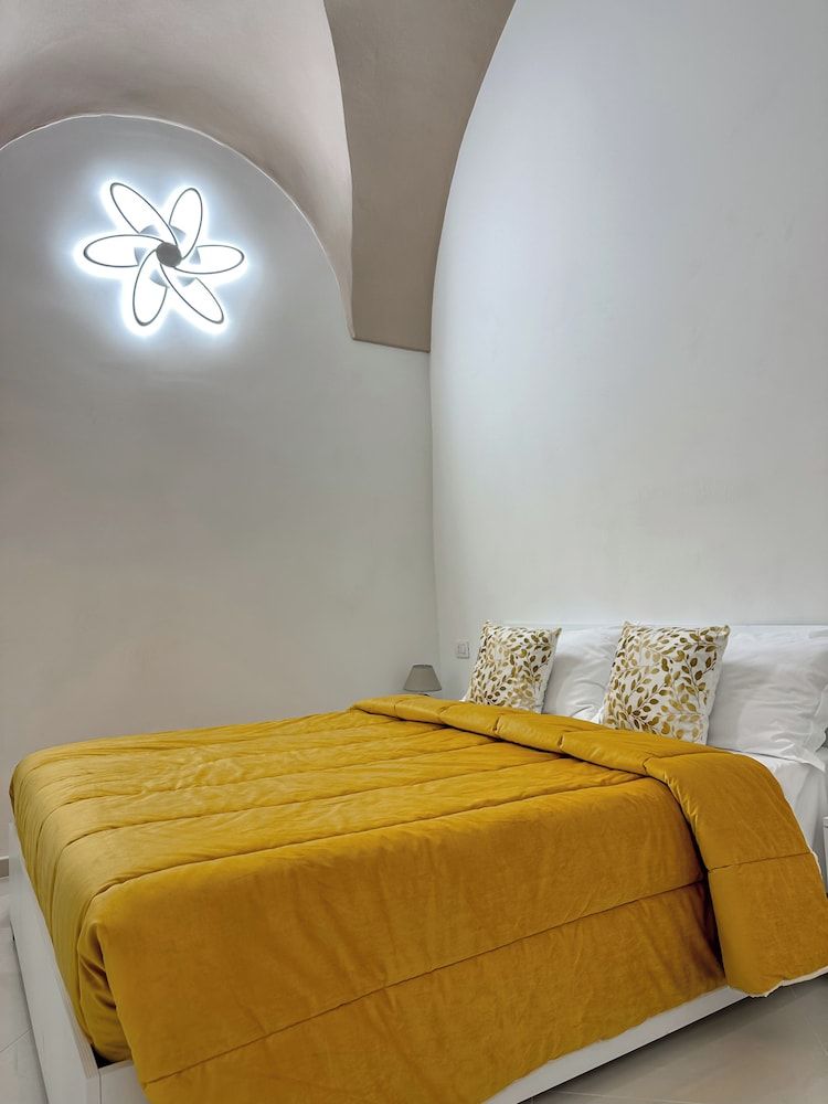 LA PERLA AZZURRA Superior Apartment, Balcony 2