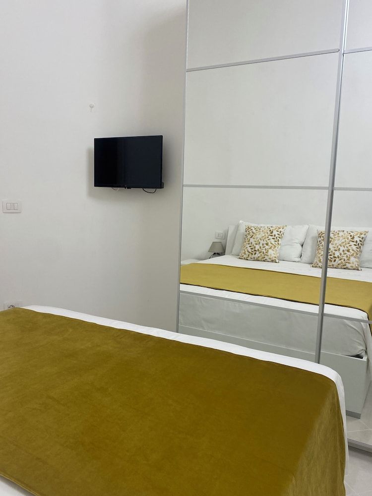 LA PERLA AZZURRA Superior Apartment, Balcony 5