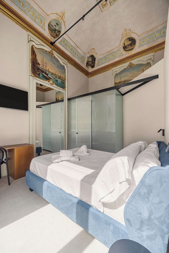 Deluxe Room, Balcony, City View