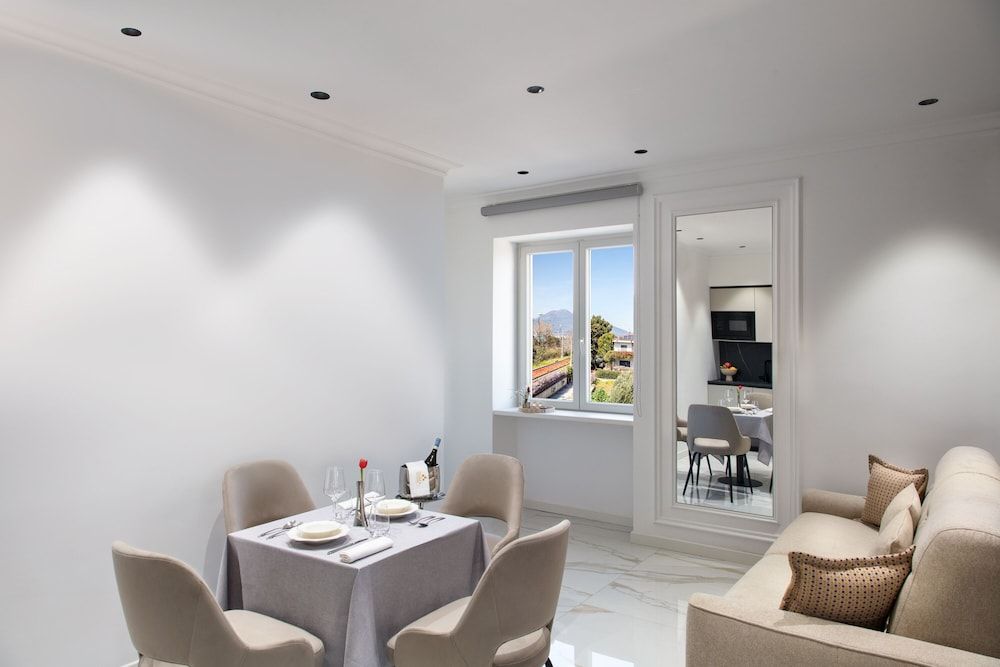 Dama Luxury Suites Pompei Luxury Apartment 3