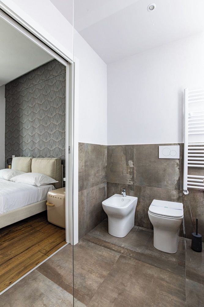 I Bimbi Guesthouse Deluxe Double Room, City View 7