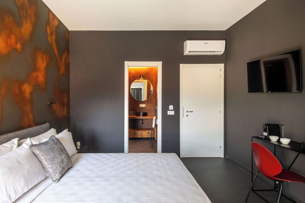 Classic Townhome, 1 Queen Bed, City View