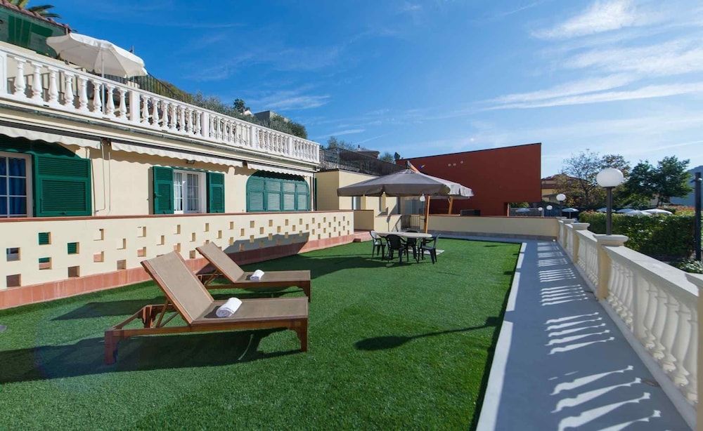 Casa Vacanze sul Borgo Appartamento in villa con piscina e giardino 5