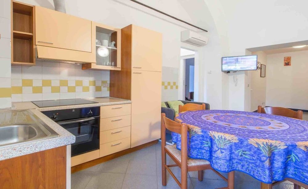 Casa Vacanze sul Borgo Appartamento in villa con piscina - piano terra 5