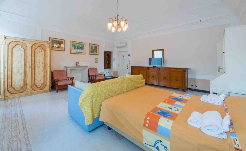 Casa Vacanze sul Borgo Appartamento deluxe in villa con piscina 2