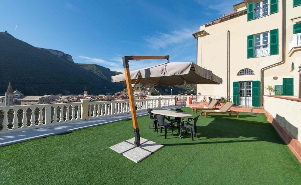 Casa Vacanze sul Borgo Appartamento in villa con piscina e giardino 6