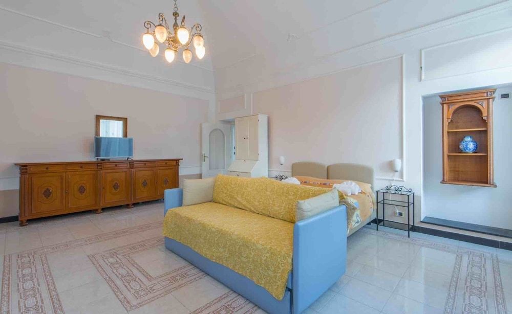 Casa Vacanze sul Borgo Appartamento deluxe in villa con piscina 4