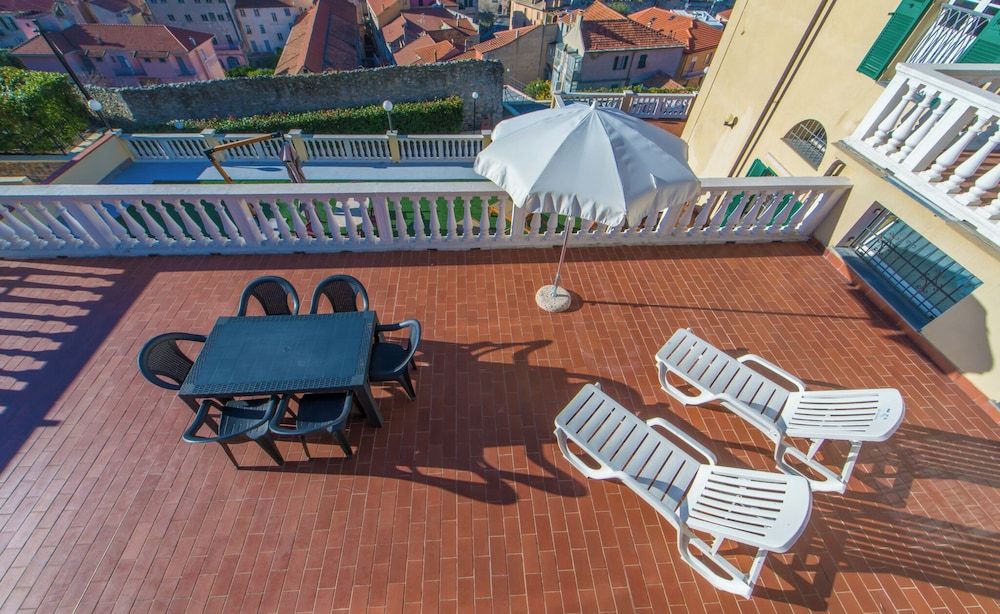 Casa Vacanze sul Borgo Appartamento deluxe in villa con piscina 7