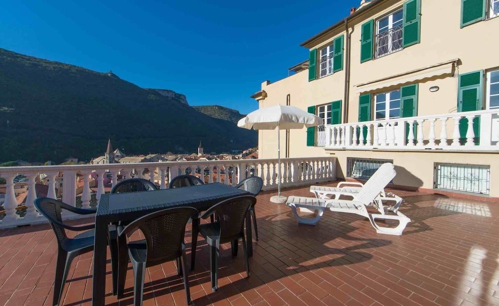 Casa Vacanze sul Borgo Appartamento deluxe in villa con piscina 8