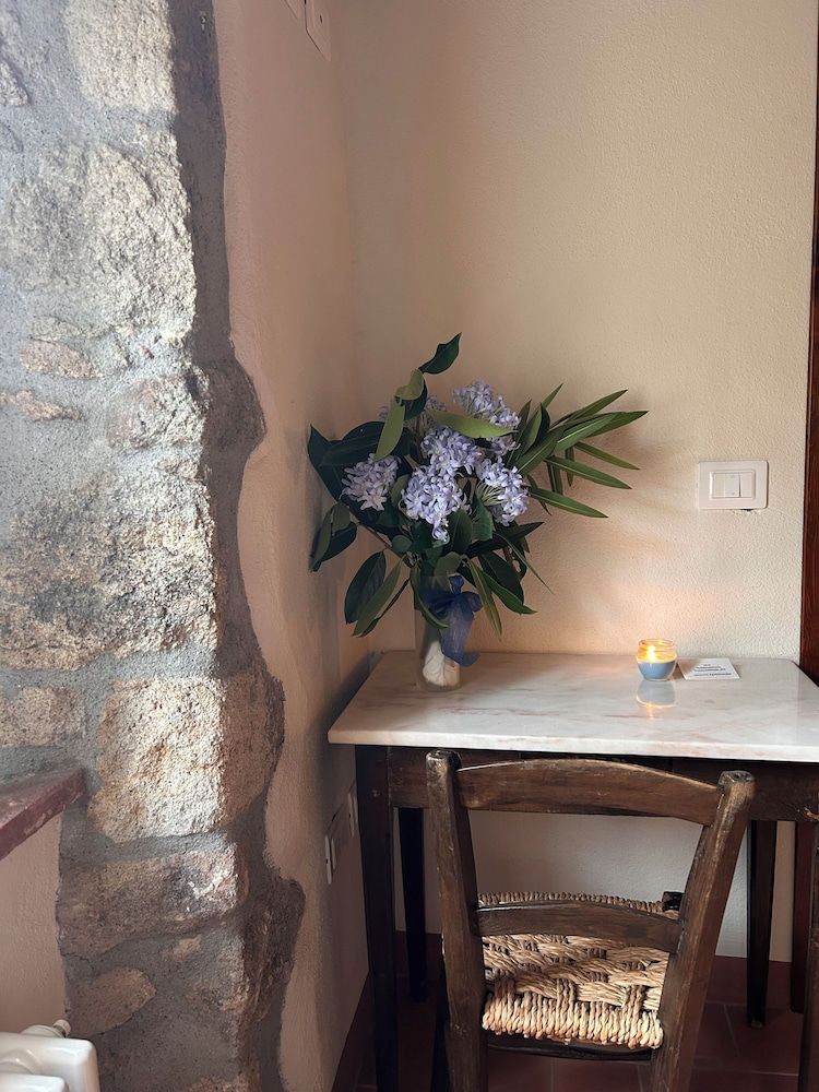 Historic Farmhouse Casa del Chiodo Classic Double Room, Private Bathroom 9