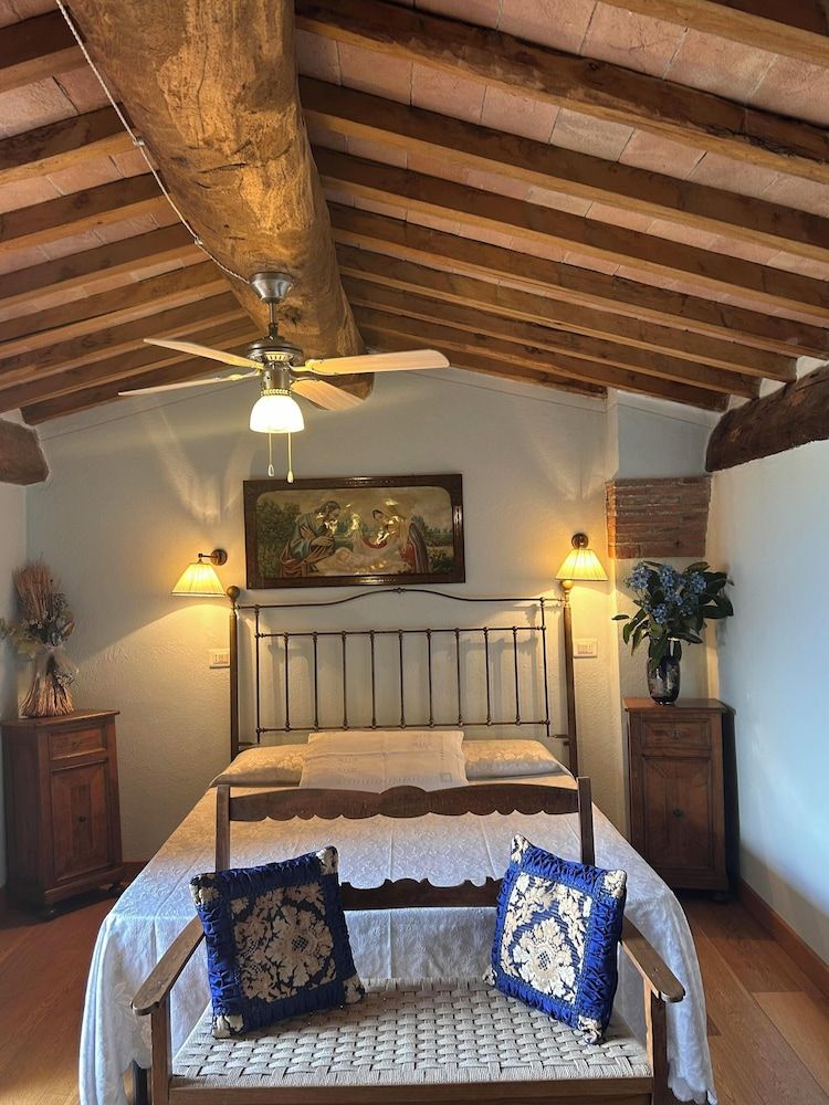 Historic Farmhouse Casa del Chiodo Royal Room, Balcony, Mountain View 5