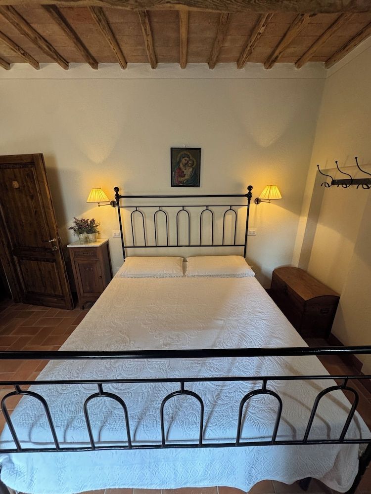 Historic Farmhouse Casa del Chiodo Classic Double Room, Private Bathroom 7