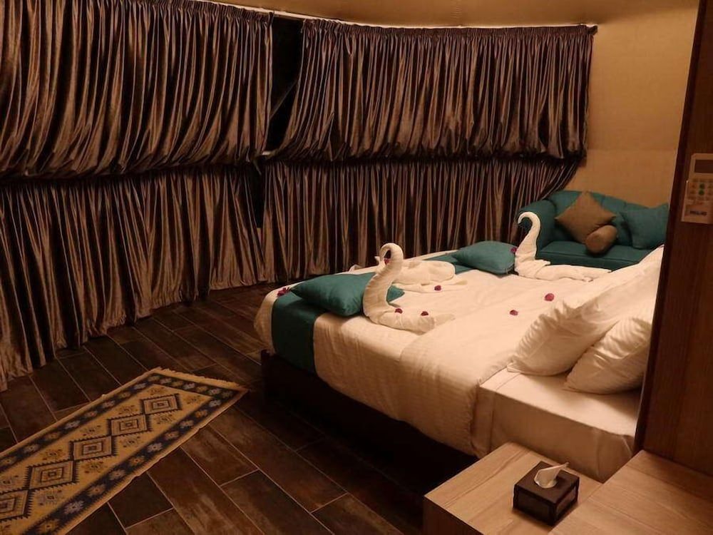 Bedouin Moon Deluxe Room 3
