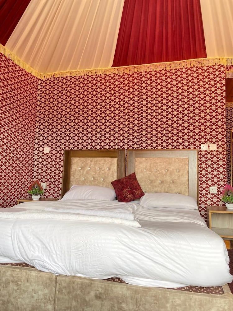 Whispers of the Stars Luxury Camp Deluxe Triple Room, Balcony, Mountain View 9