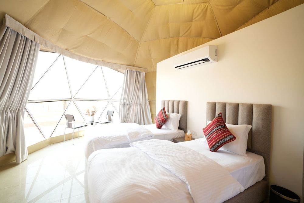 Terra Nova Camp Deluxe Twin Room 6