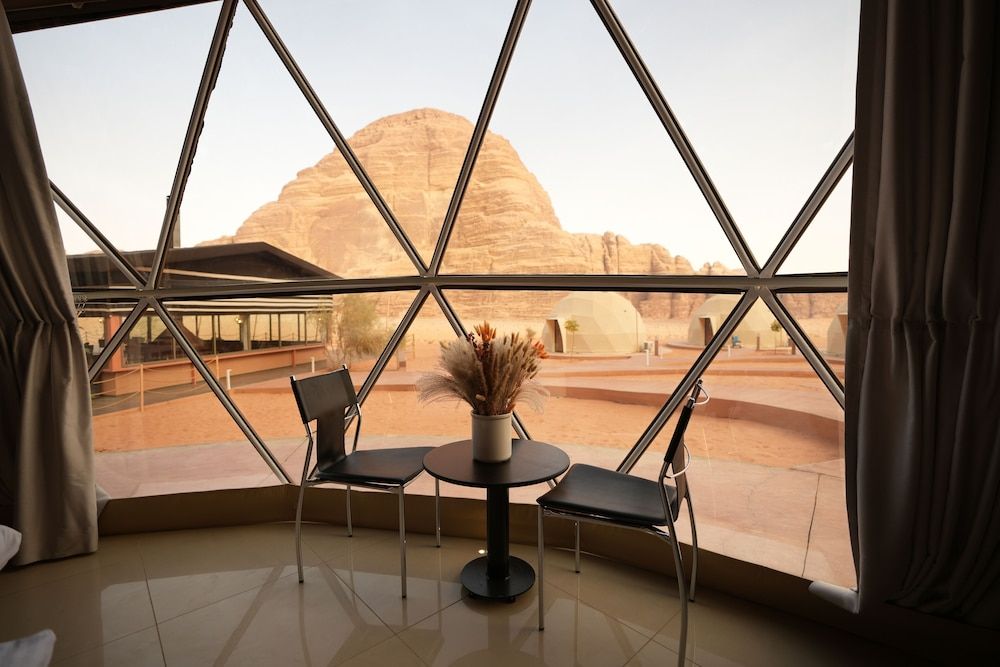 Terra Nova Camp Deluxe Twin Room 9