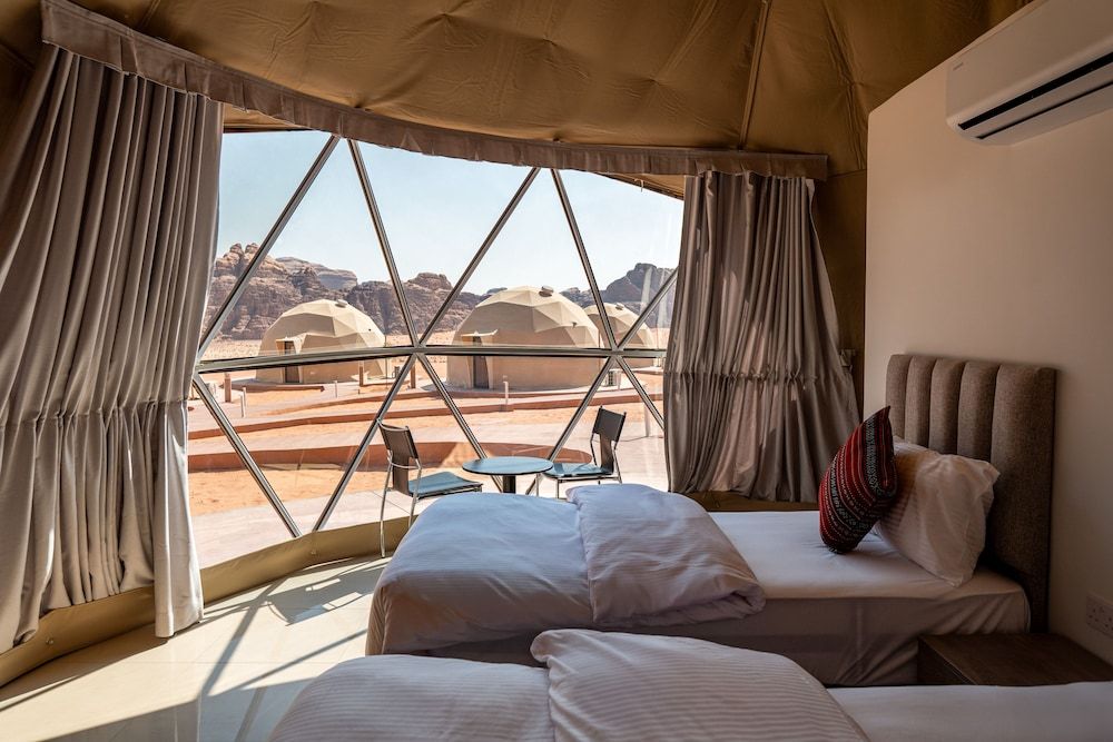 Terra Nova Camp Deluxe Twin Room 7