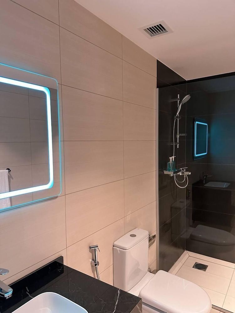 Terra Nova Camp Deluxe Twin Room 10