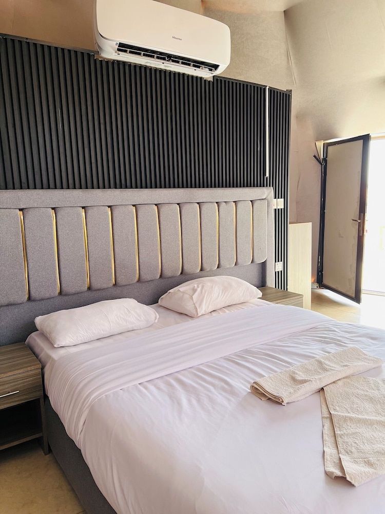 Siwar Luxury Camp Deluxe Double Room, Balcony, Desert View 9