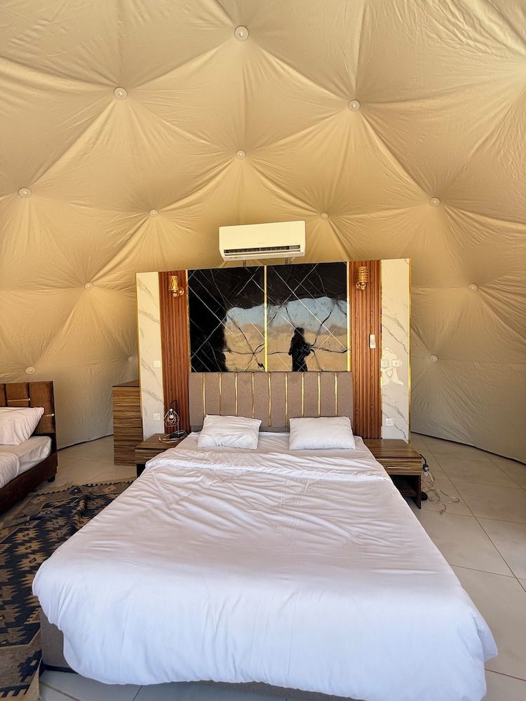 Arjowana Luxury Camp Standard Double Room, Desert View 2