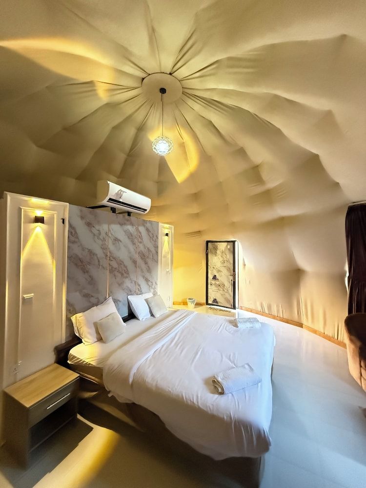 Arjowana Luxury Camp Standard Double Room, Desert View 7