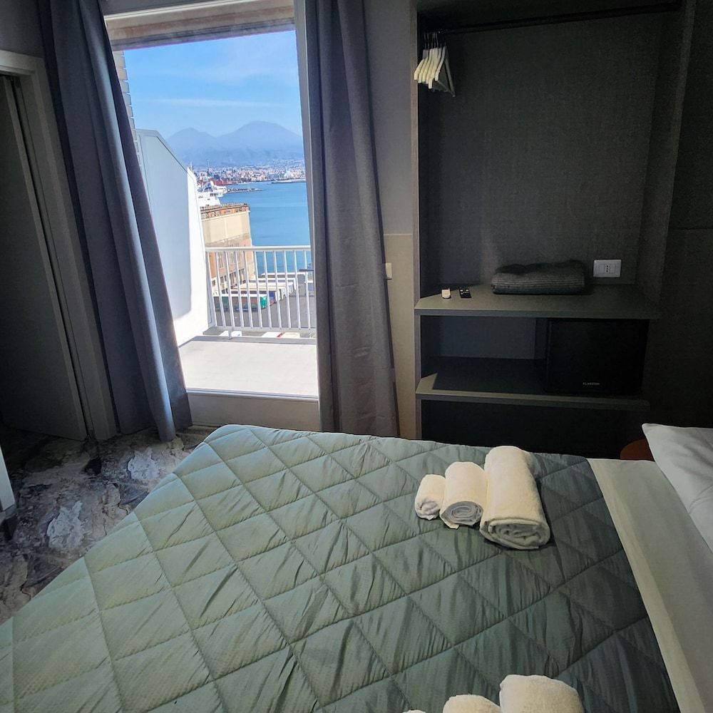 Mia Suites Angioino Family Double or Twin Room, Balcony, Sea View 3