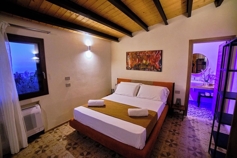 VILLA CAVETTA Luxury Duplex, City View 3